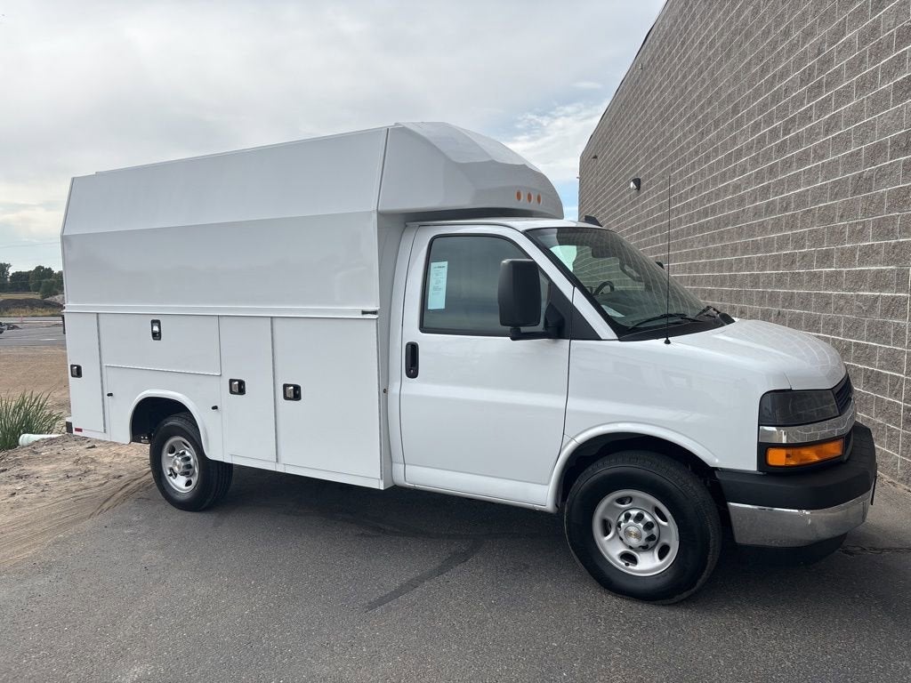 2025 Chevrolet Express Cutaway 3500 1WT in Summit White — front three-quarter view