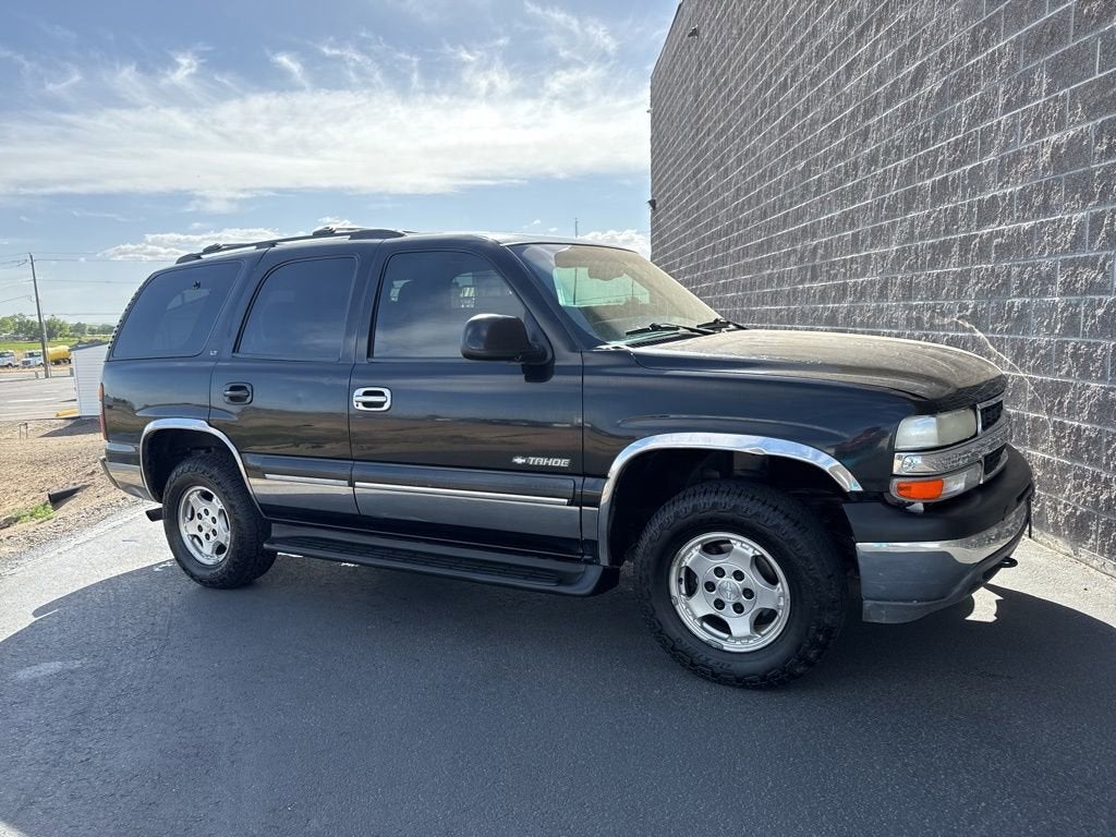 2001 Chevrolet Tahoe LS in Other — front three-quarter view